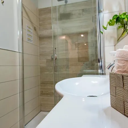- Lorenza's House Bed & Breakfast Scandicci